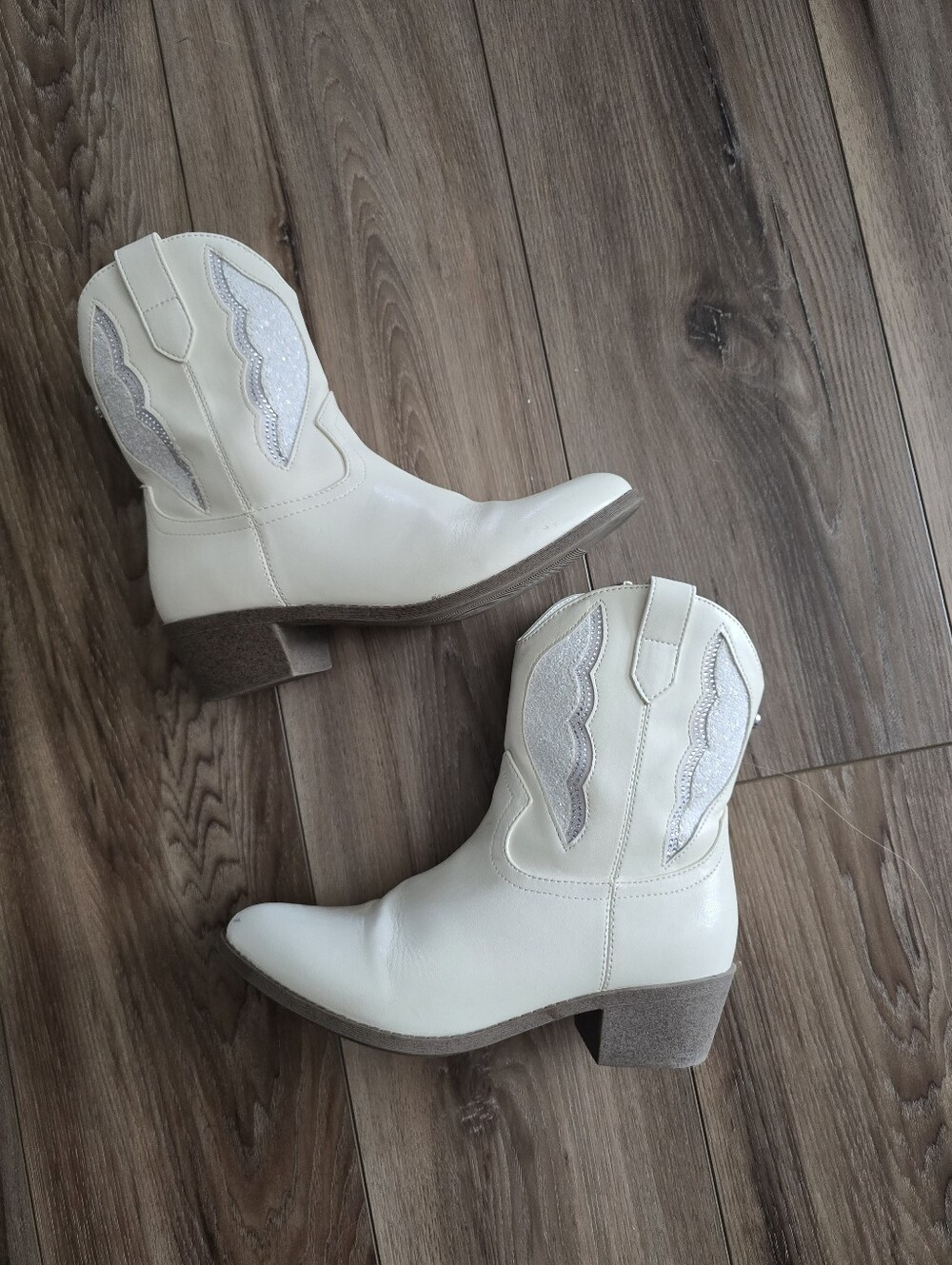 Girls White Western Mid-Calf Boots with Glitter Accents